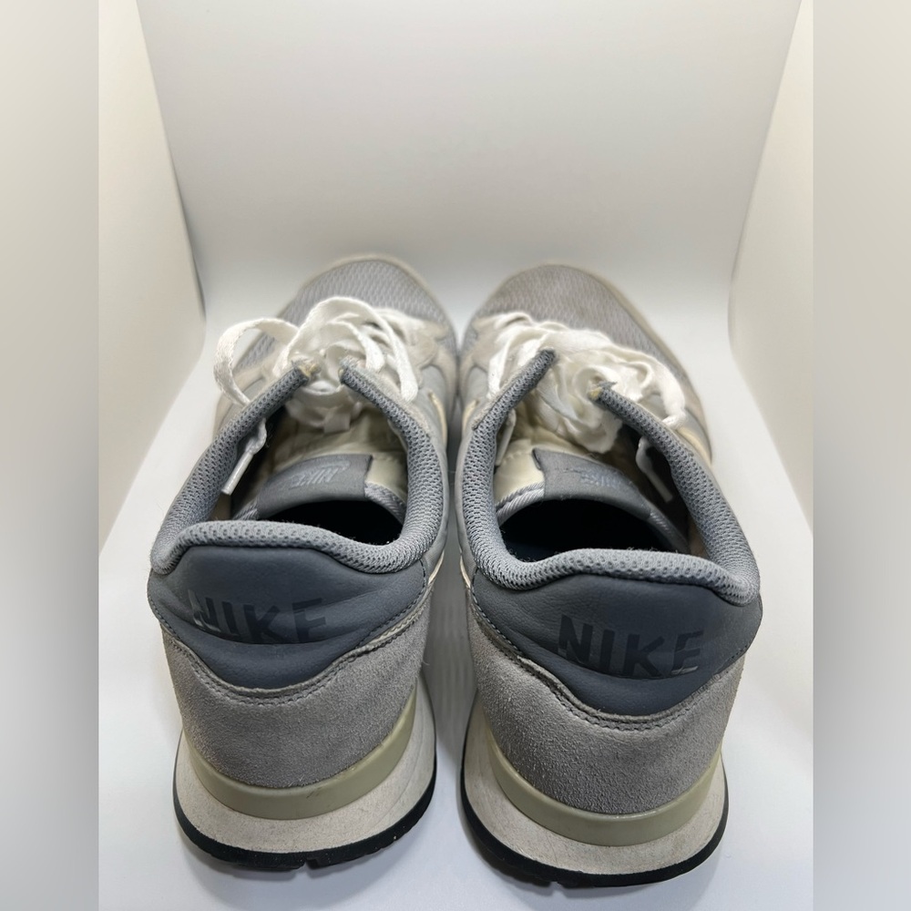 Nike Internationalist - Grey with White - 9.0M - Picture 5 of 6